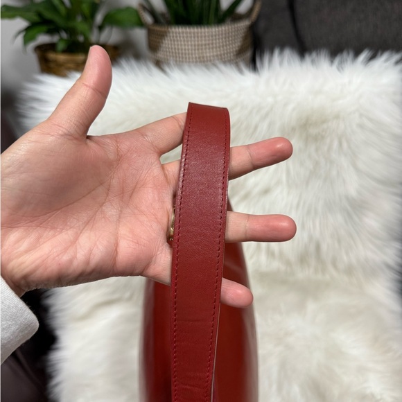 🔥BLACK FRIDAY SALE LIMITED TIME🔥
Authentic Hirofu Red Leather Bag - Picture 11 of 16